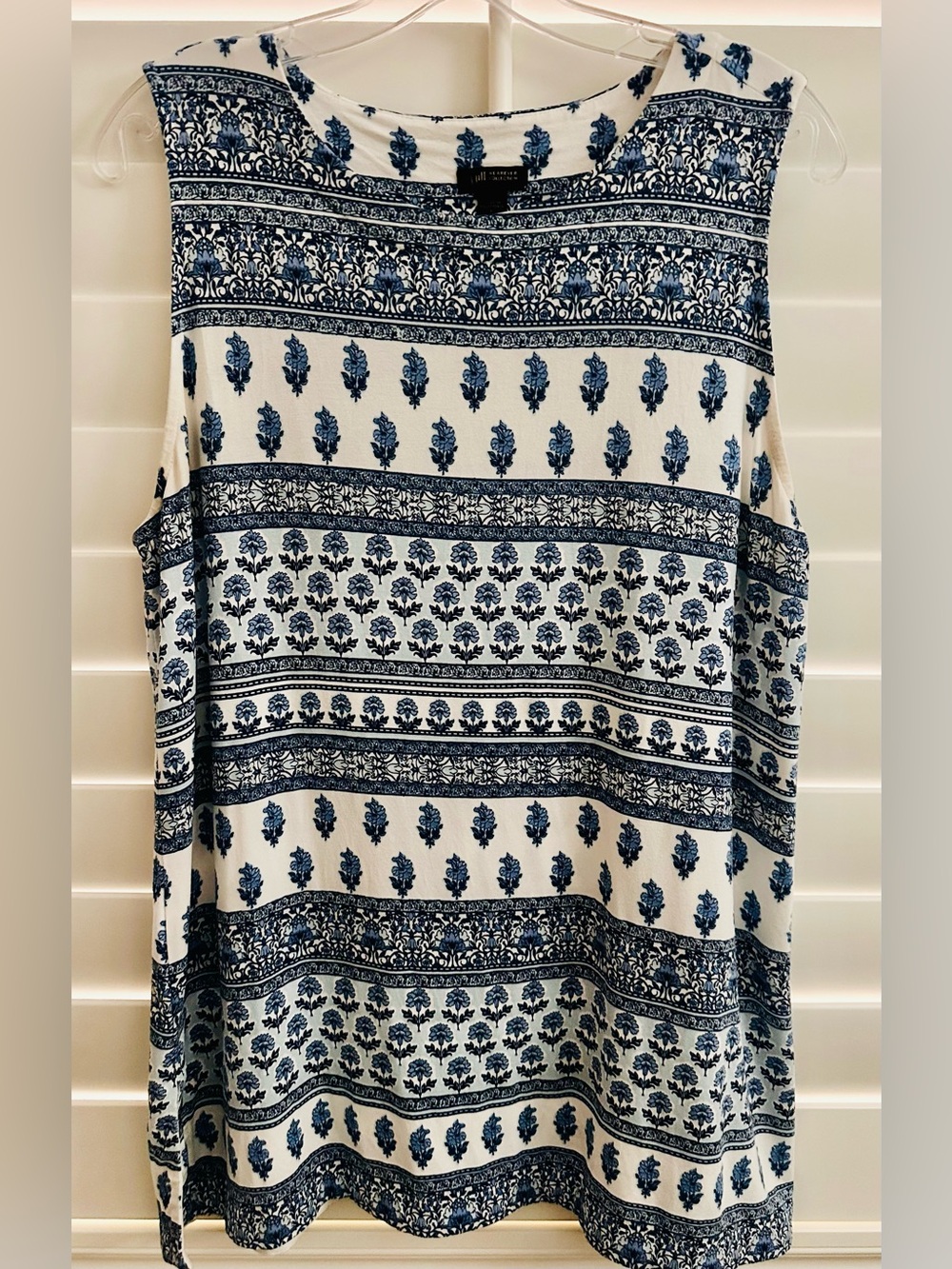J. Jill Wearever Navy Lt Blue & White Print Sleeveless Layering Tank Large